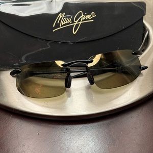 MAUI JIMS sunglasses (Kanahas) Brand new in box w/proof of purchase 4 weeks ago.